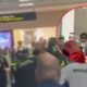 ¡A los golpes Turista extranjero causo destrozos en el aeropuerto de Cartagena 3 80x80